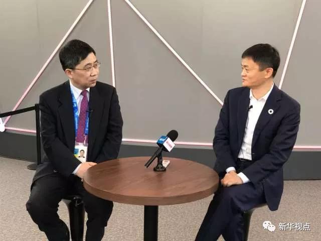 马云接受新华社记者专访。