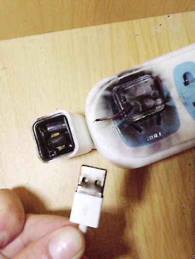 iPhone5原装充电器突然爆炸 售后称原因待鉴定